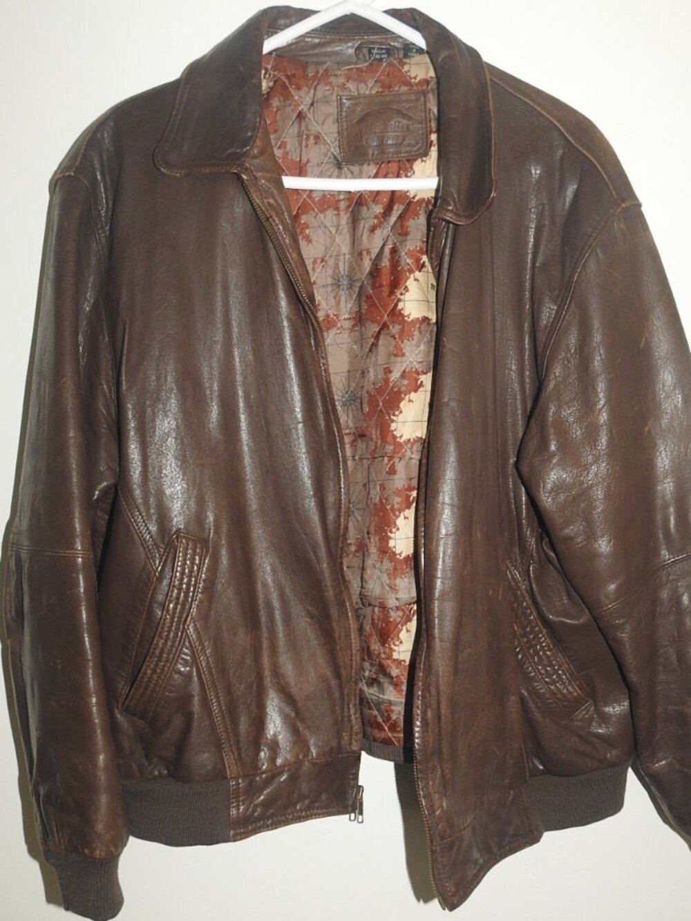 Vintage St. John’s Bay brown genuine THICK HEAVY LEATHER bomber jacket